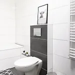 2 Bedroom With Free Parking And Terrace