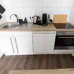 2 Bedroom With Free Parking And Terrace * Herne