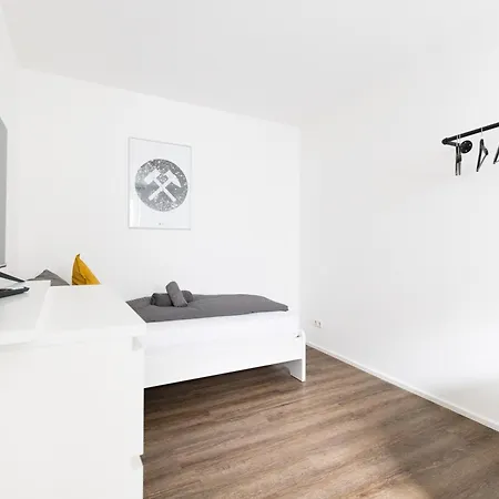 2 Bedroom With Free Parking And Terrace Herne