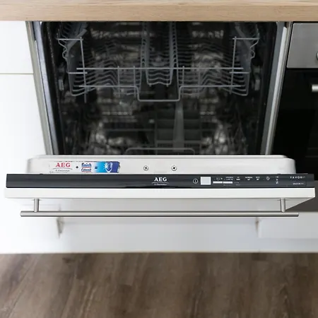2 Bedroom With Free Parking And Terrace Apartment Herne