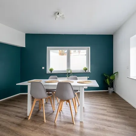2 Bedroom With Free Parking And Terrace