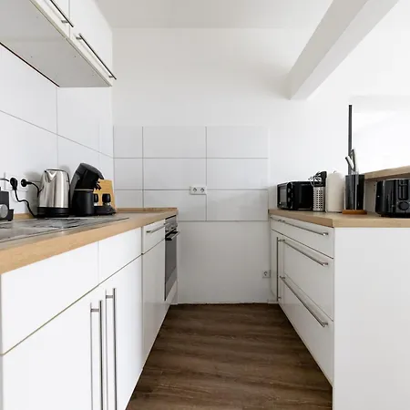 2 Bedroom With Free Parking And Terrace *