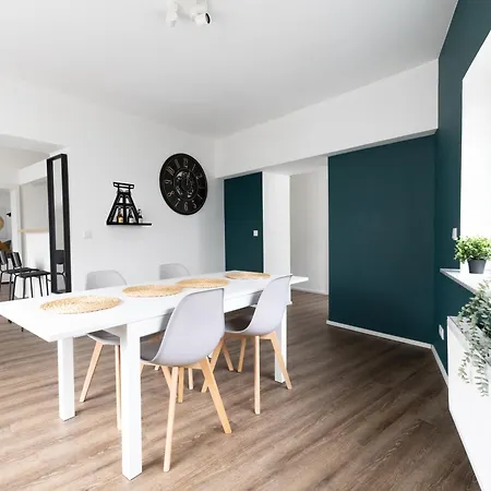2 Bedroom With Free Parking And Terrace * Herne