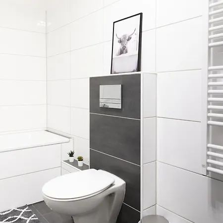 2 Bedroom With Free Parking And Terrace