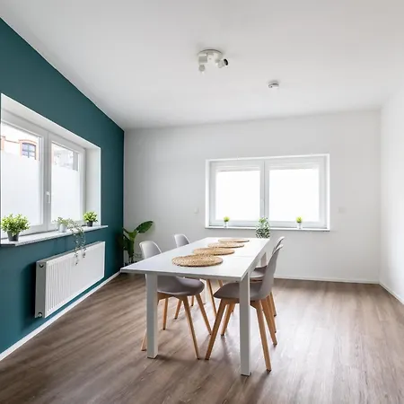 2 Bedroom With Free Parking And Terrace Apartment