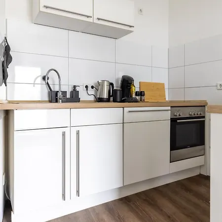 2 Bedroom With Free Parking And Terrace Herne