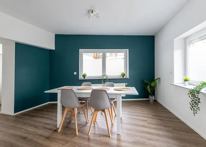 2 Bedroom With Free Parking And Terrace