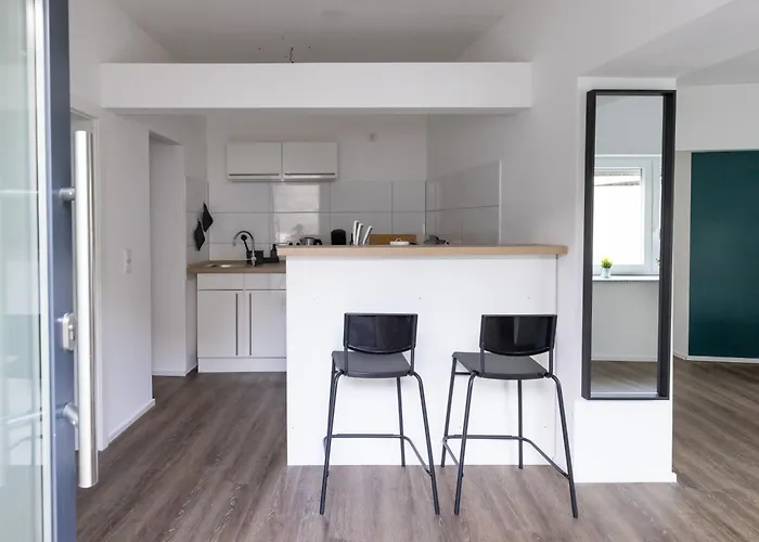 2 Bedroom With Free Parking And Terrace