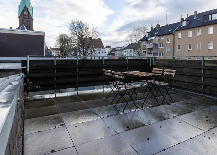 2 Bedroom With Free Parking And Terrace *